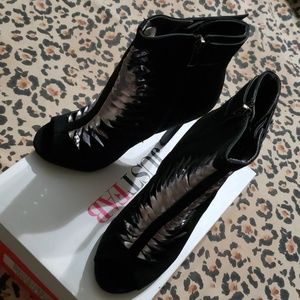 Peep toe heels